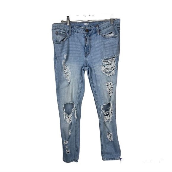 BDG Slim-Fit Destroyed Boyfriend Jean Size 27W - Picture 7 of 7